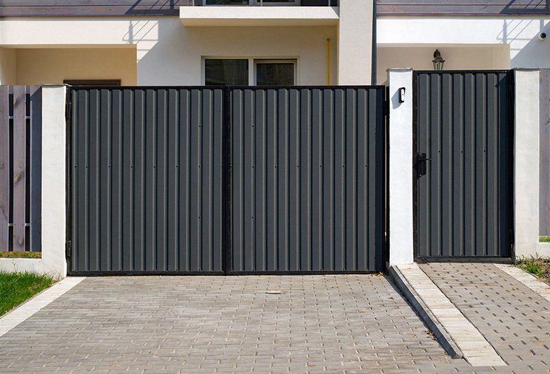 New Metal Gate — Fort Myers, FL — Fence Hence