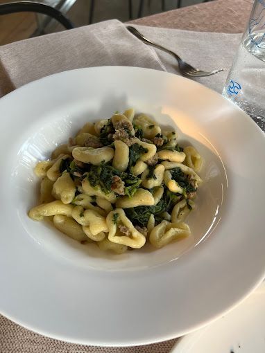 gnocchi con cime di rapa e salsiccia