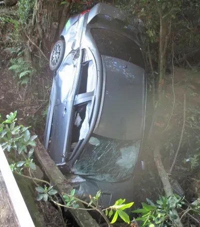 Two Cars Are Towing Away After Accident | Shellharbour, Nsw