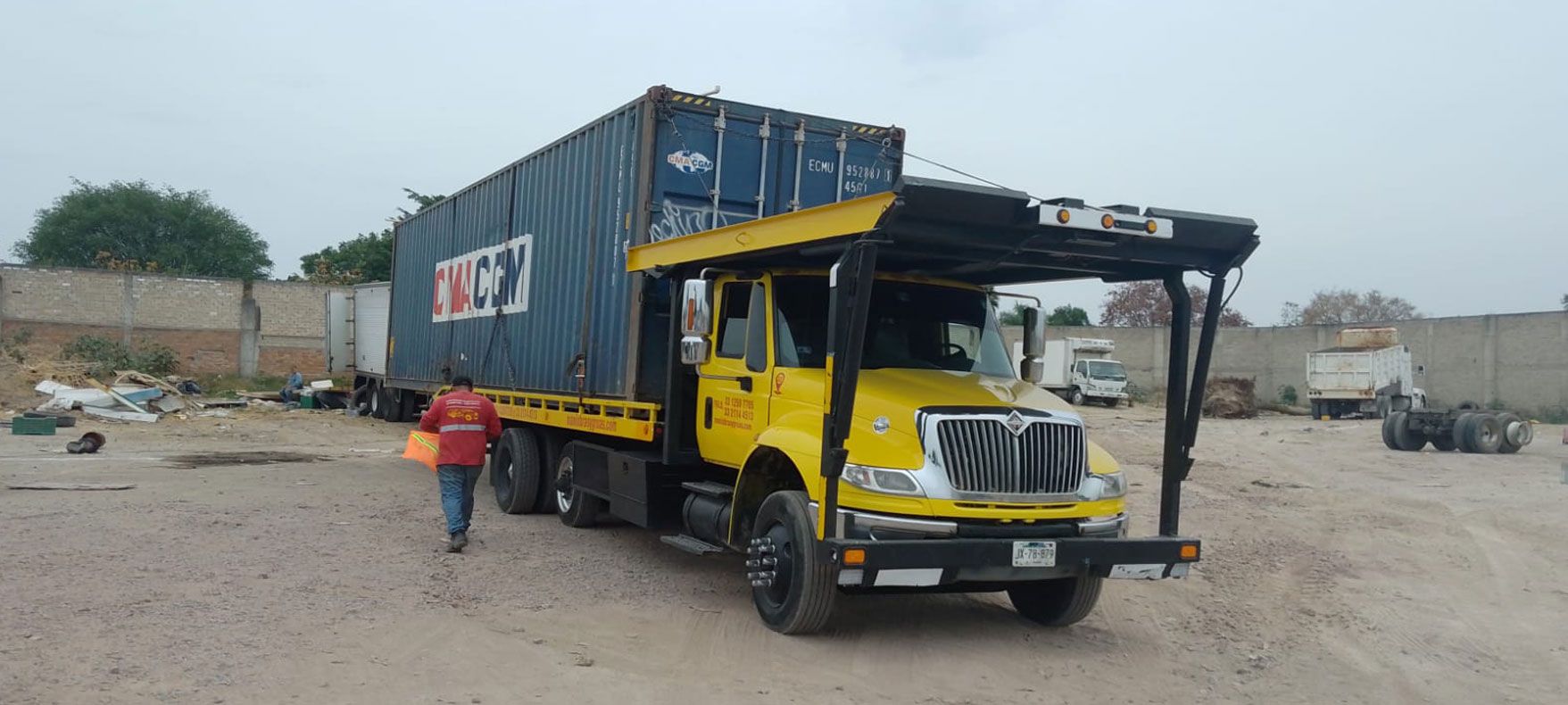 GRÚAS Y MONTACARGAS