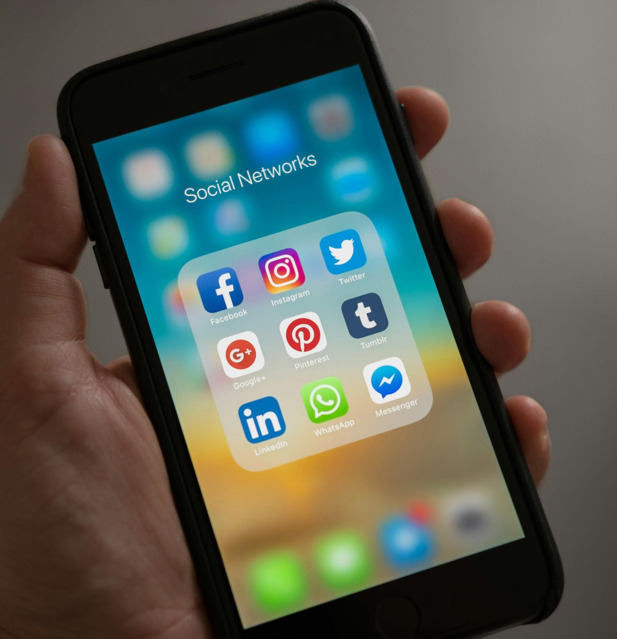 Social Media Marketing for Small Business Owners | Shello