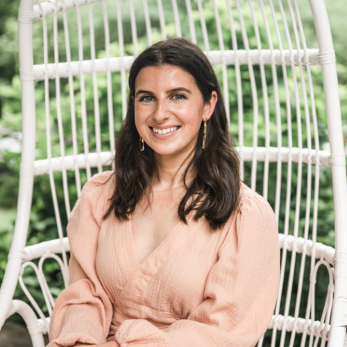 Olivia Parven headshot