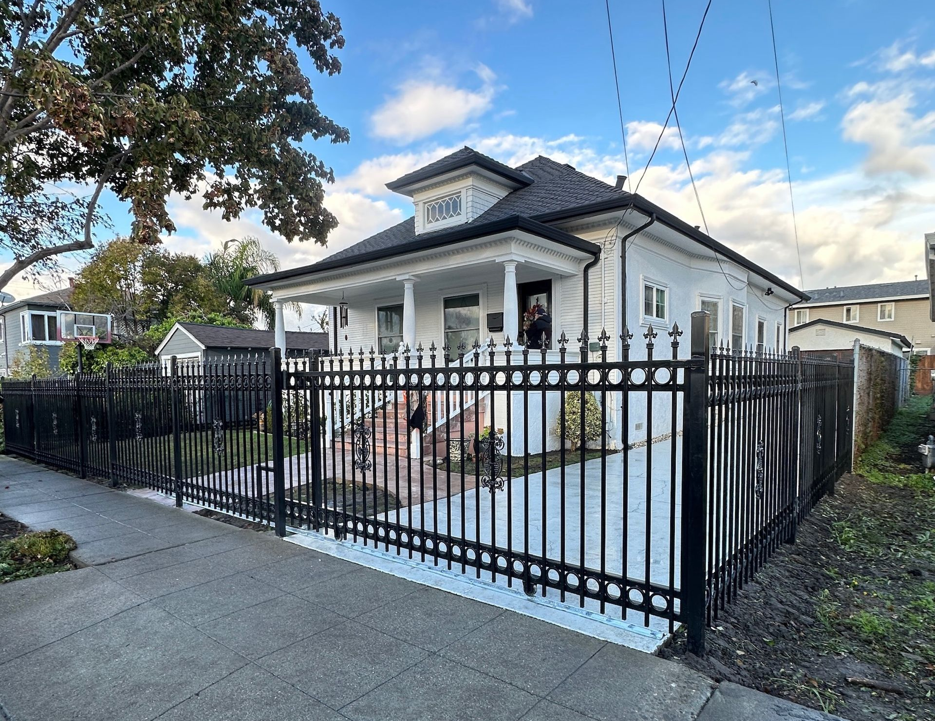 Custom metal gates