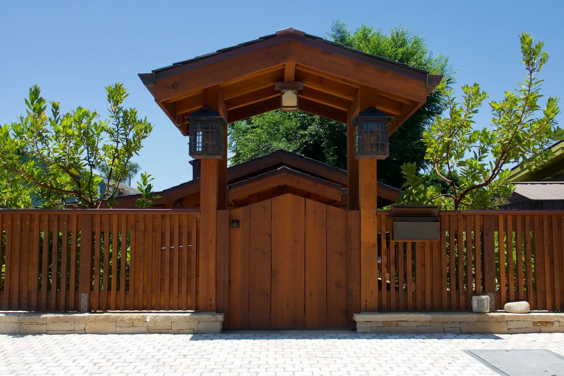 why choose redwood for your fence