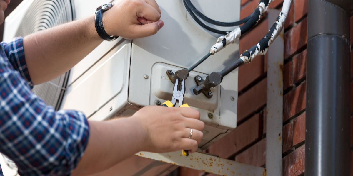 Toxic AC Coolant Leak Warning Signs of a Refrigerant Leak