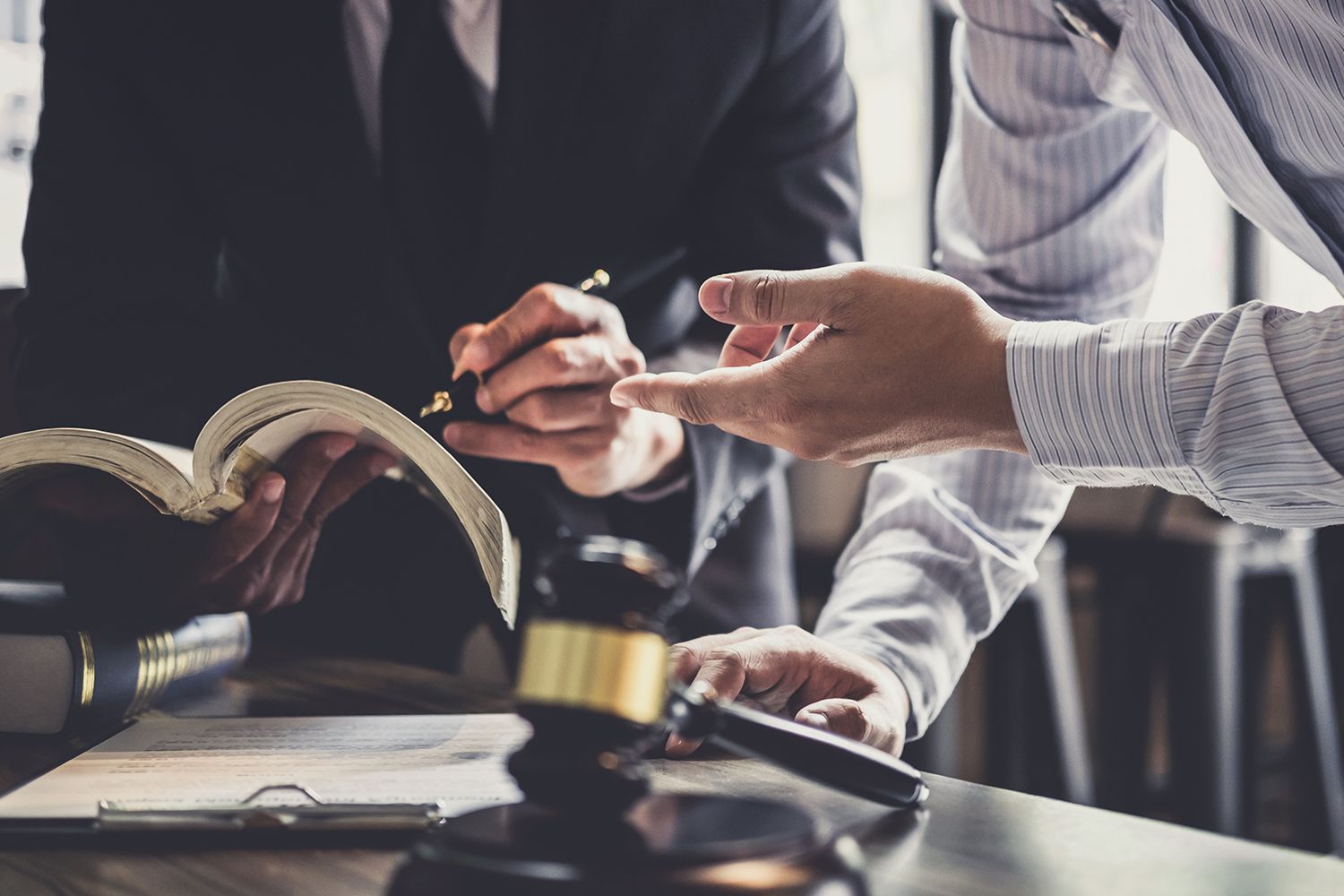 Judge counselor having team meeting with client. Judge counselor having team meeting with client.