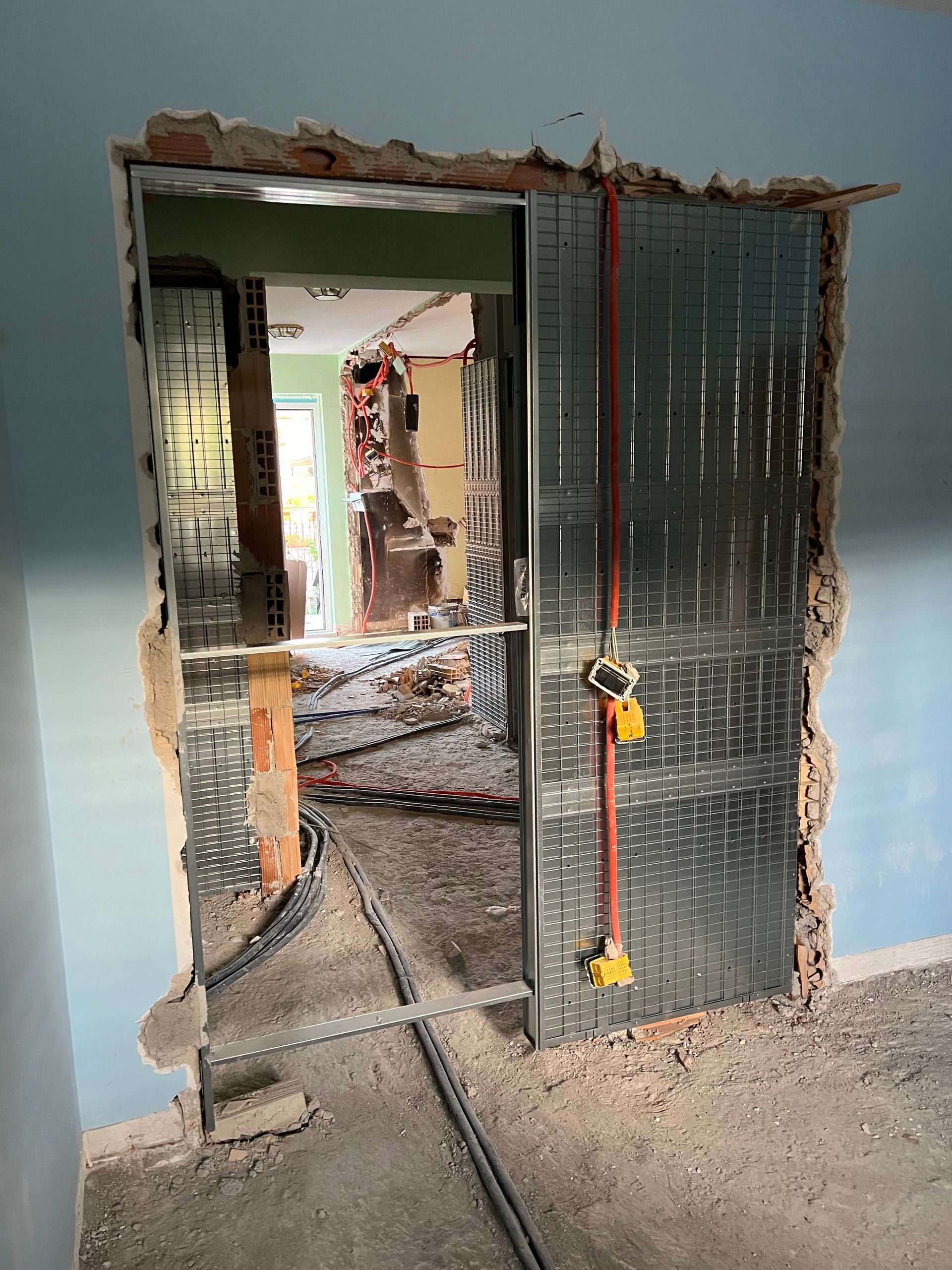 posa intelaiatura porta