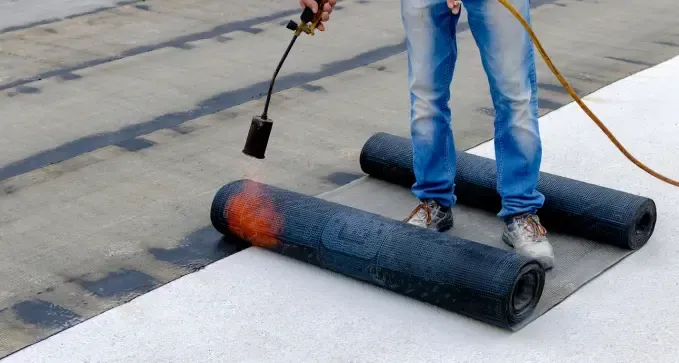 impermeabilizar tejados y cubiertas para eliminar filtraciones de agua en Navalcarnero, Madrid