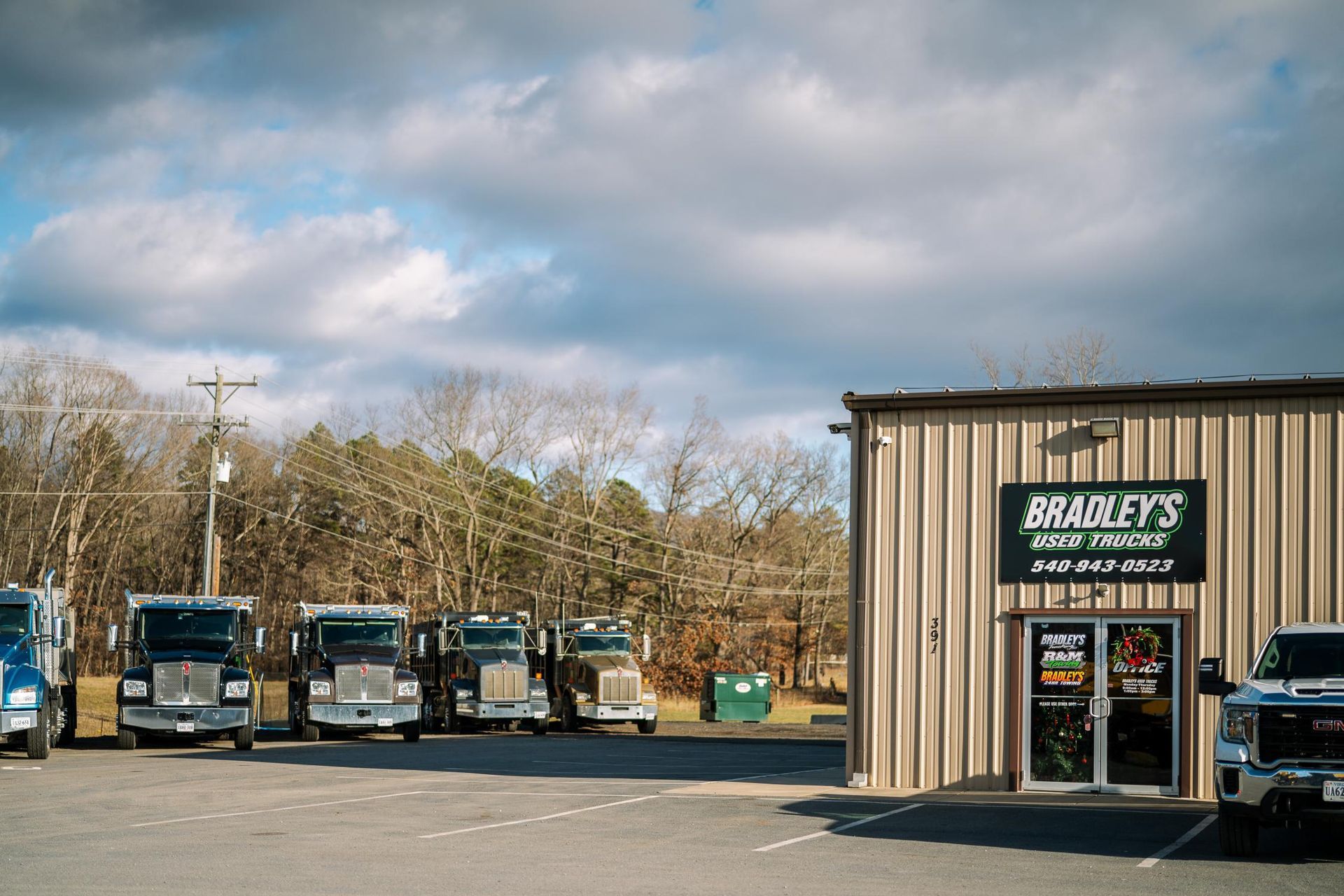 Bradley's 24 Hour Towing