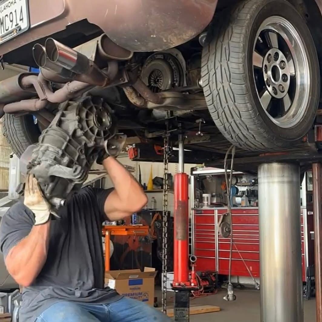 Mechanic Removing or Installing a Transmission From a Car | 4D Garage