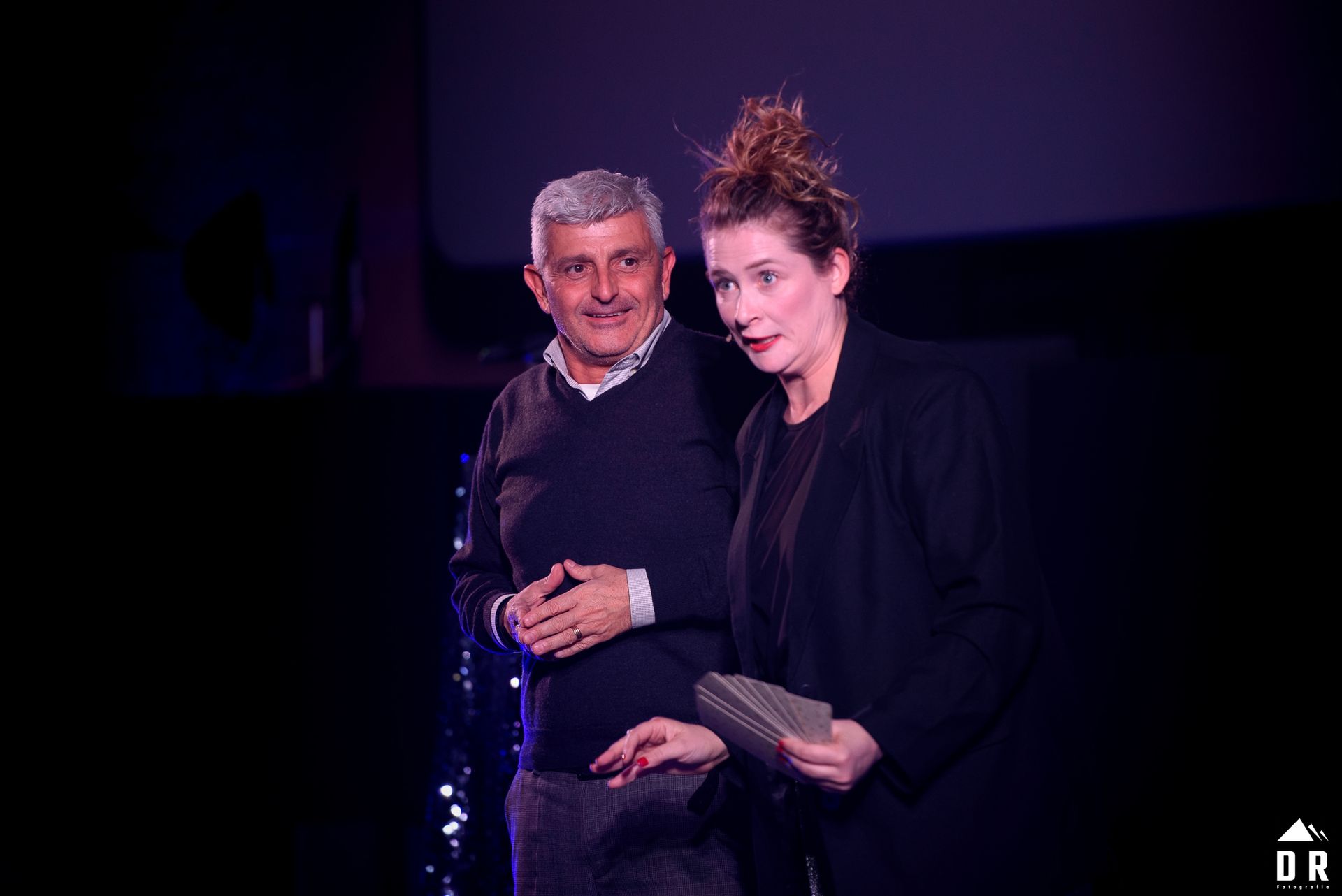 Foto: Alice Mangione coinvolge il sindaco di Grassobbio, Manuel Bentoglio durante lo spettacolo