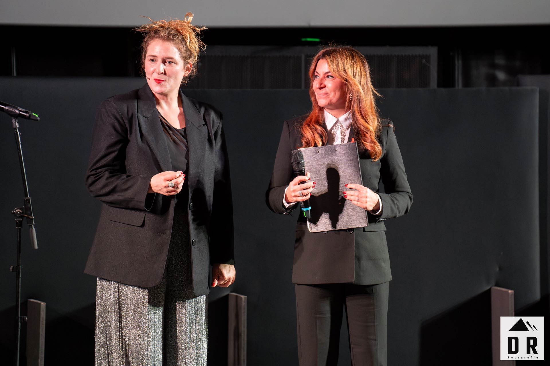 Foto di Alice Mangione e Micaela Carrara al termine del