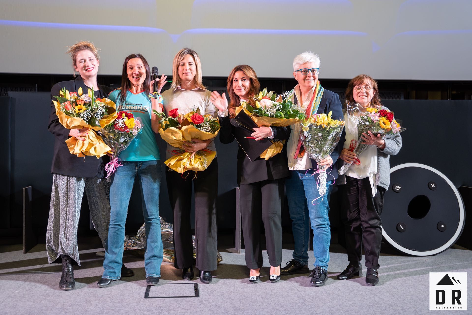 Foto del Palco al femminile: Alice Mangione, Margaret Longo, Marcella Messina, Micaela Carrara, Sara Modora e Gloria Borgia