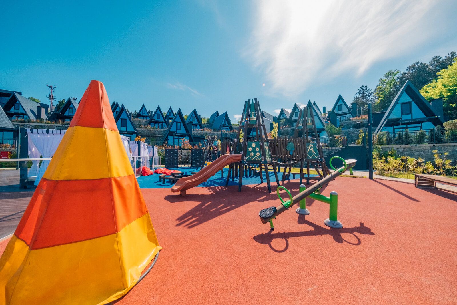 World Dreams Forest Bungalov