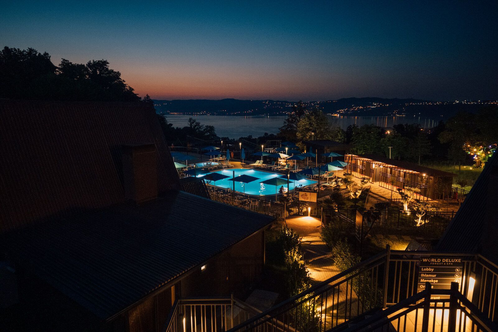 World Dreams Forest Bungalov