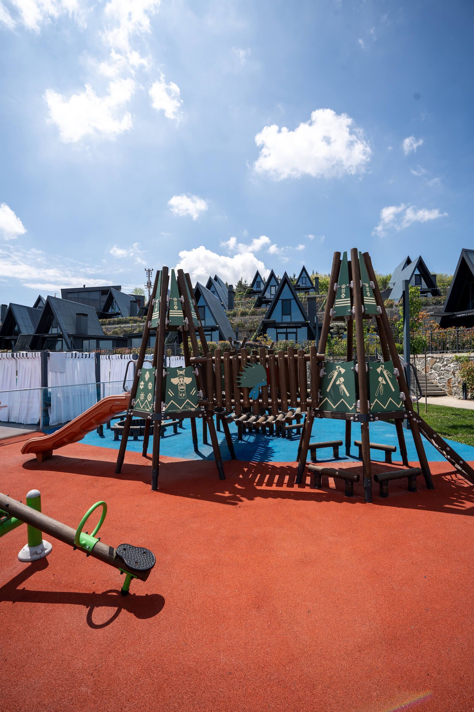 World Dreams Forest Bungalov