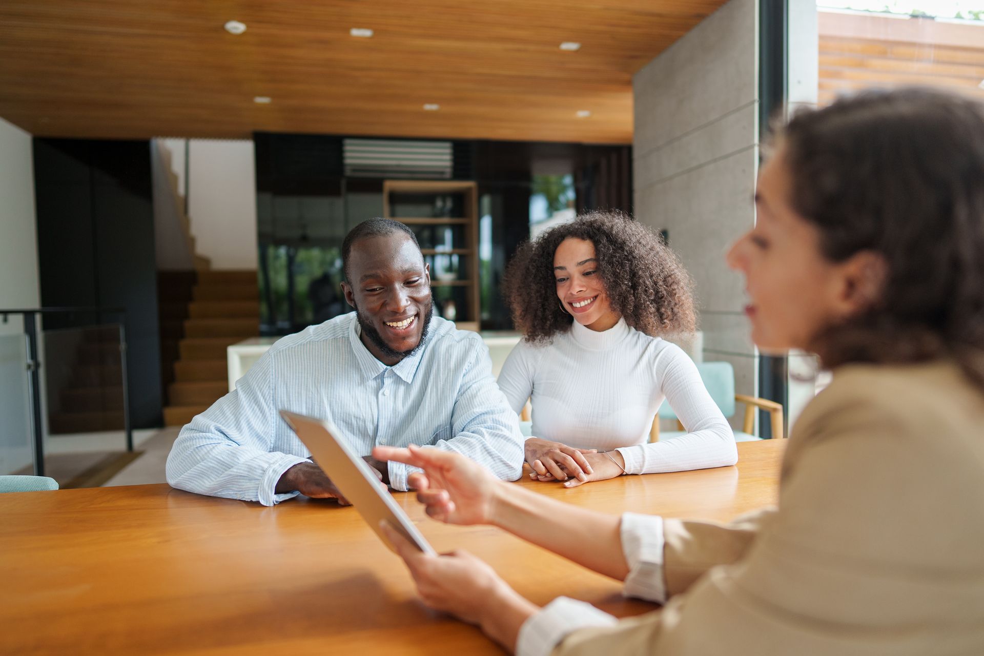 How REALTORS®  Help Home Sellers Navigate Multiple Offers with Confidence