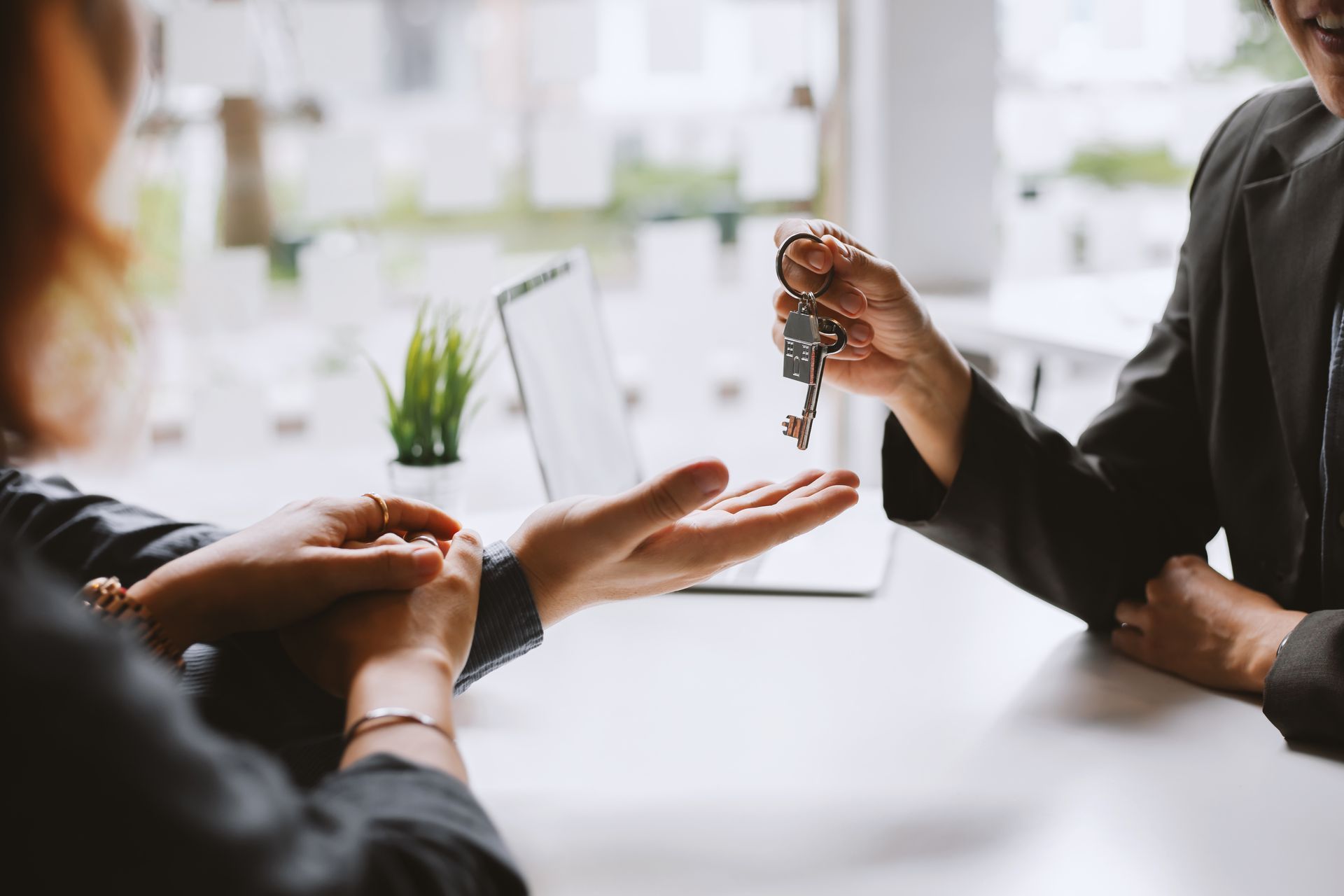 Reducing Your Cash to Close: Tips from Real Estate Agents 