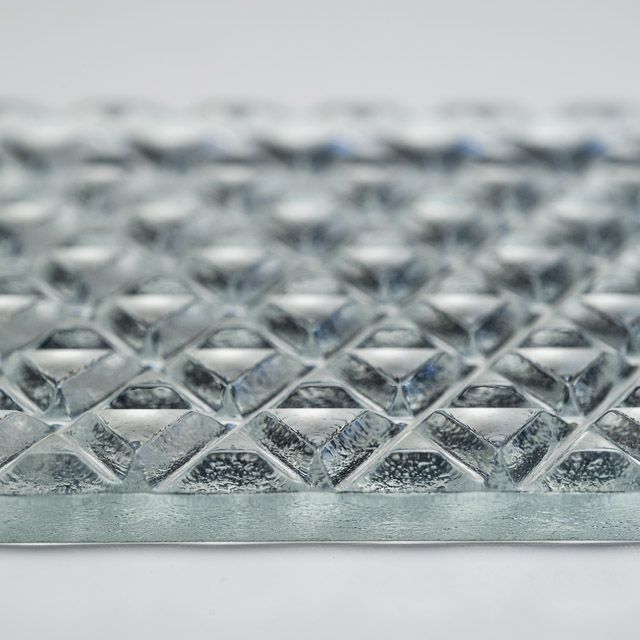 Facet glassFacet glass