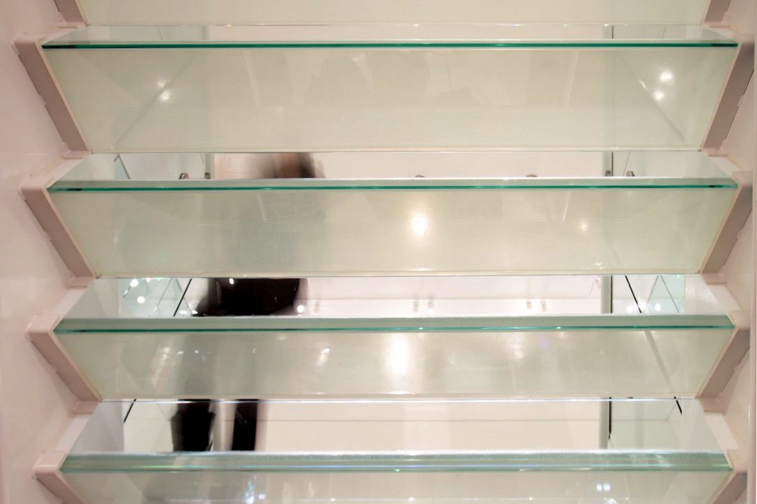 Retail glass treads H&M