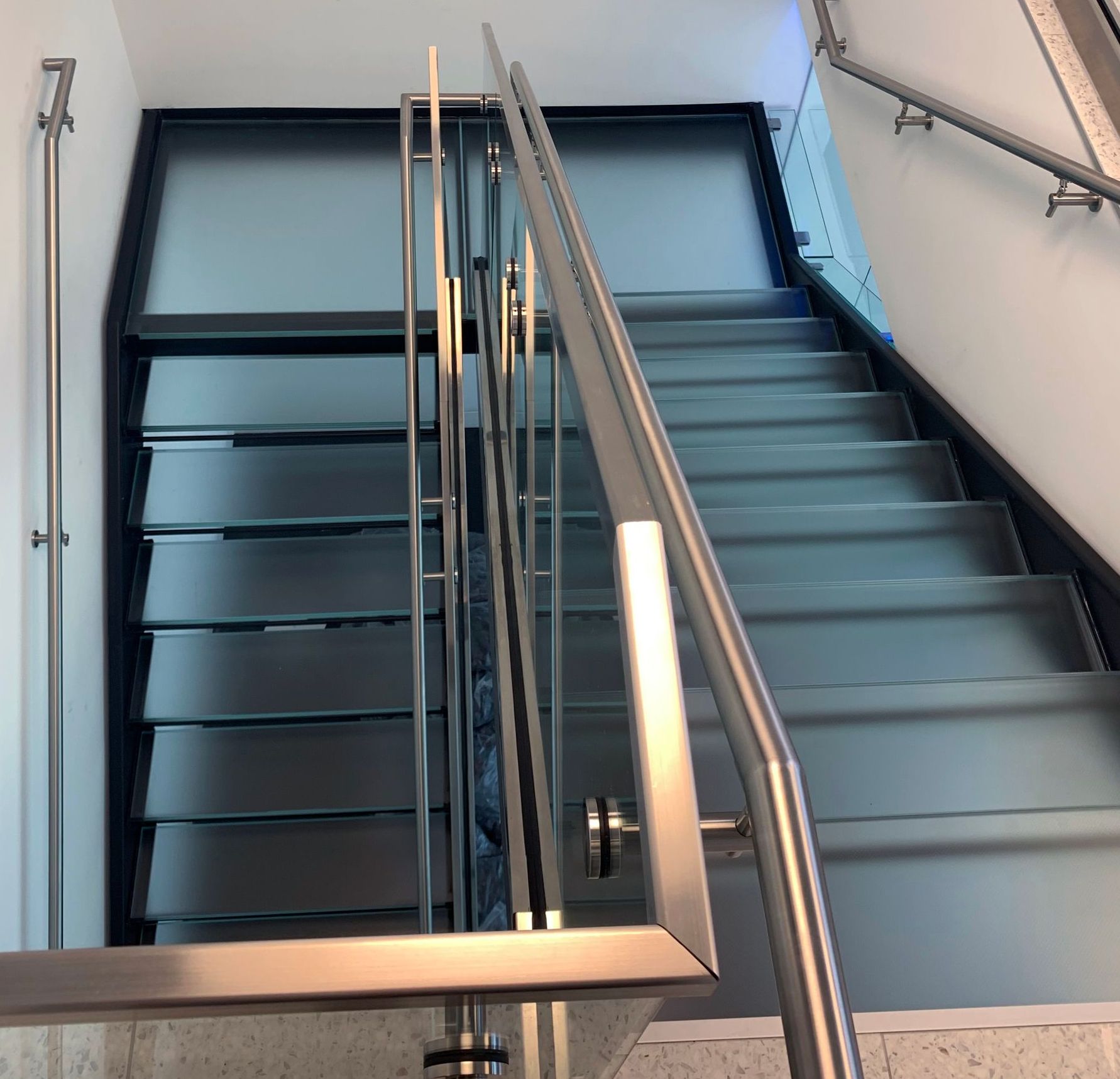 GlassEtch™ treads and landings