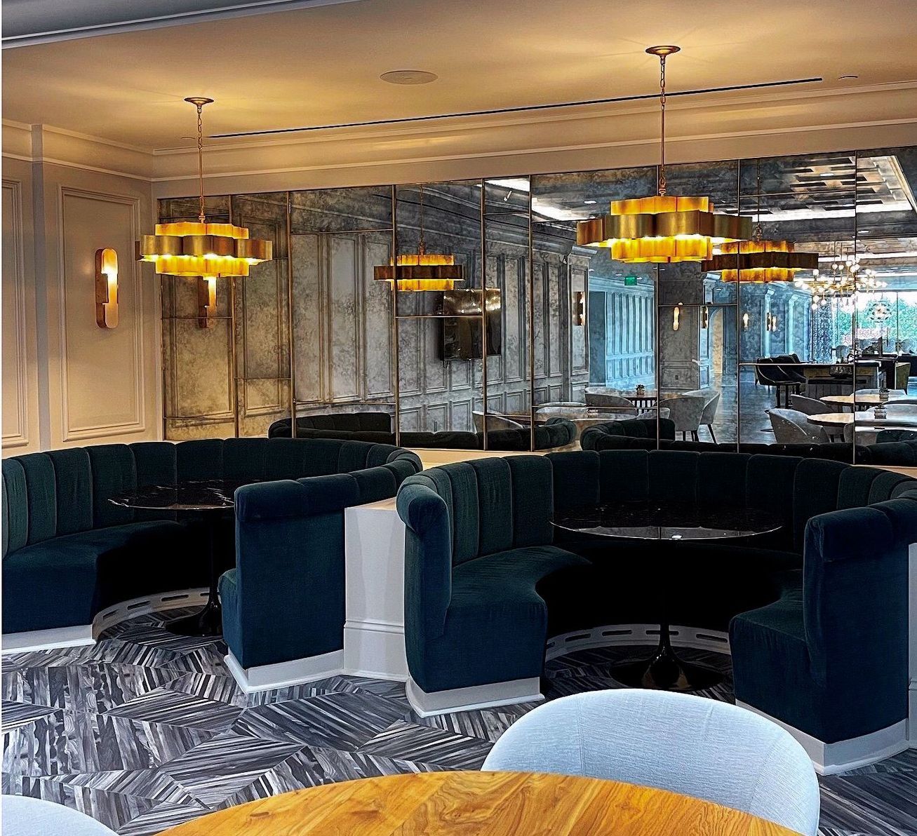 A large room with a lot of furniture and tables