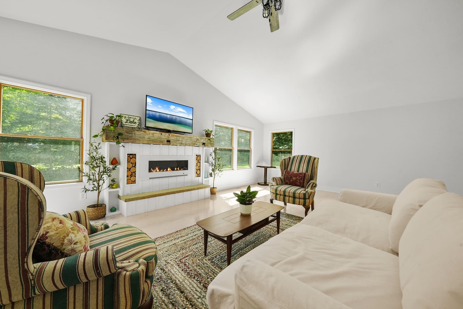 West Higgins Lake House 13