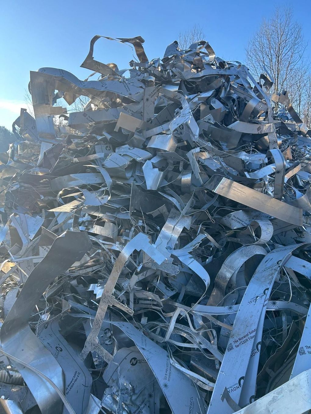 Metalli ferrosi e non ferrosi selezionati e pronti al recupero