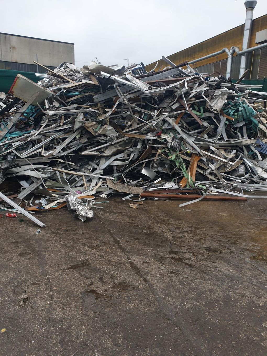 Cassoni e container per raccolta rottami metallici