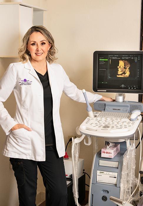 DRA. ANA LAURA CÁRDENAS THOMAE