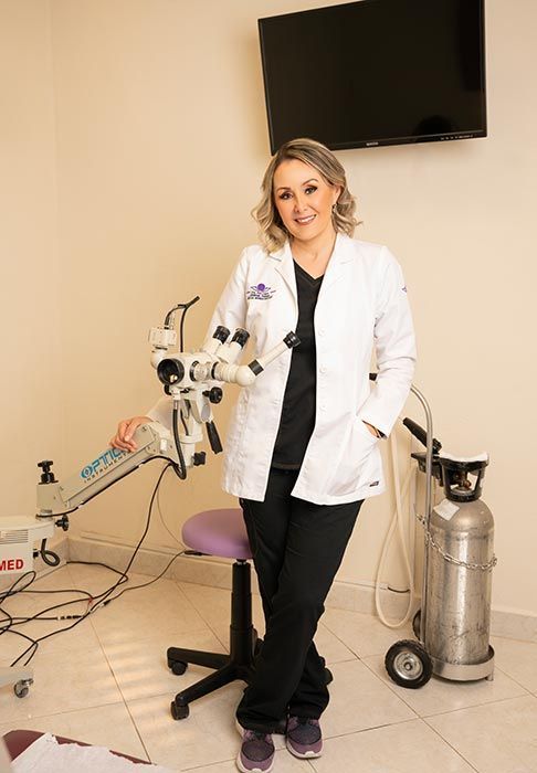 DRA. ANA LAURA CÁRDENAS THOMAE