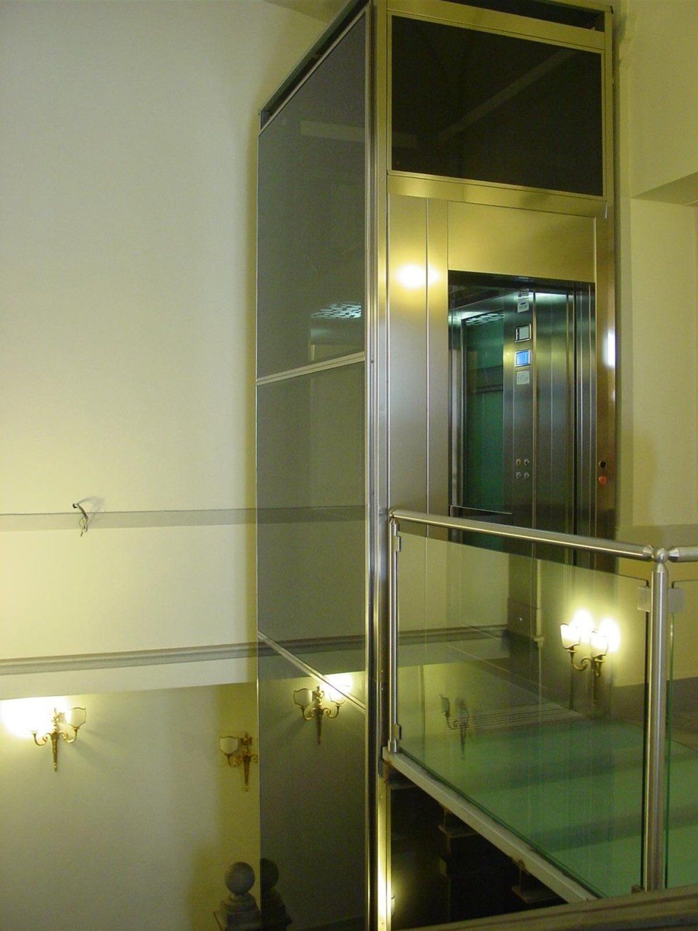 Ascensore in vetro
