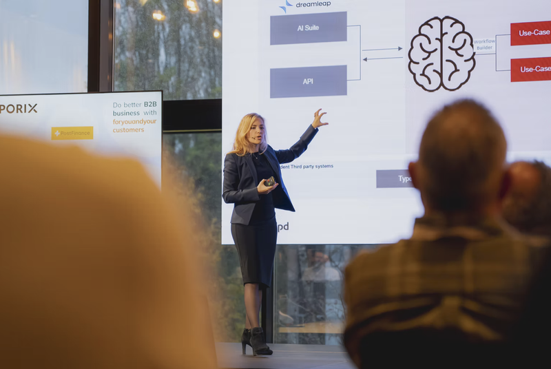 Julia Herz speaking at the Digital B2B Forum