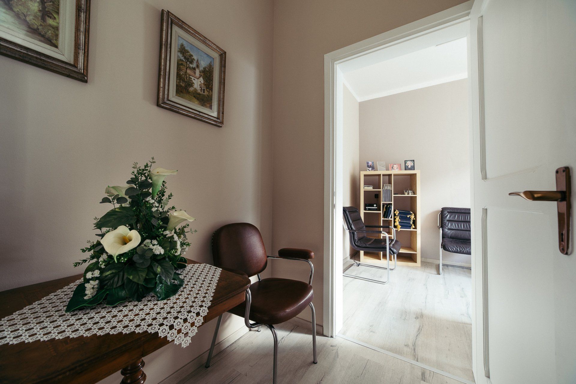 Addobbi floreali nella casa funeraria