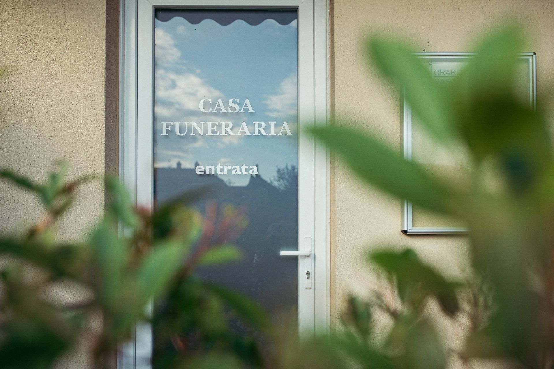 Entrata della casa funeraria