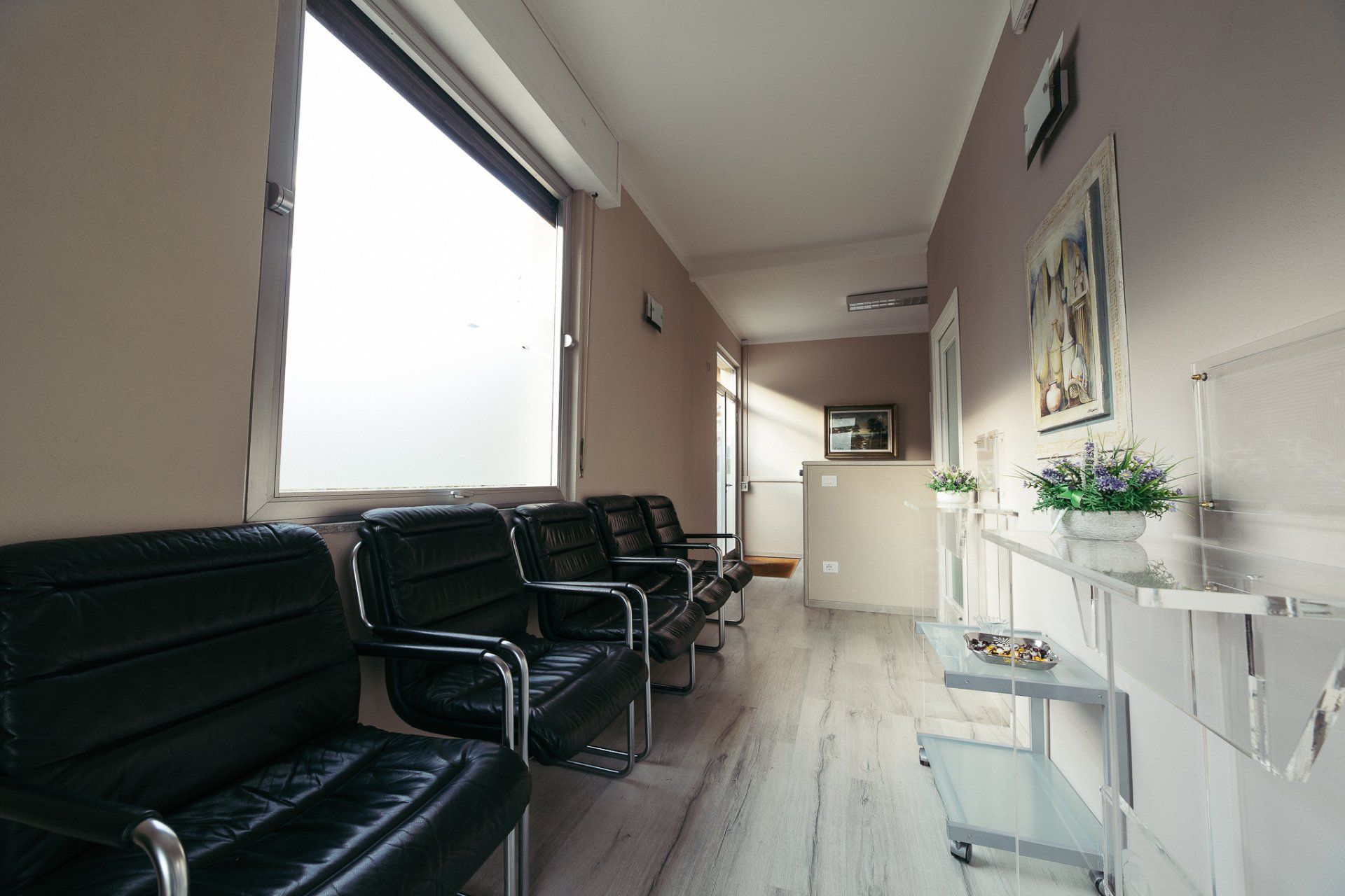 Interno e corridoi della casa funeraria