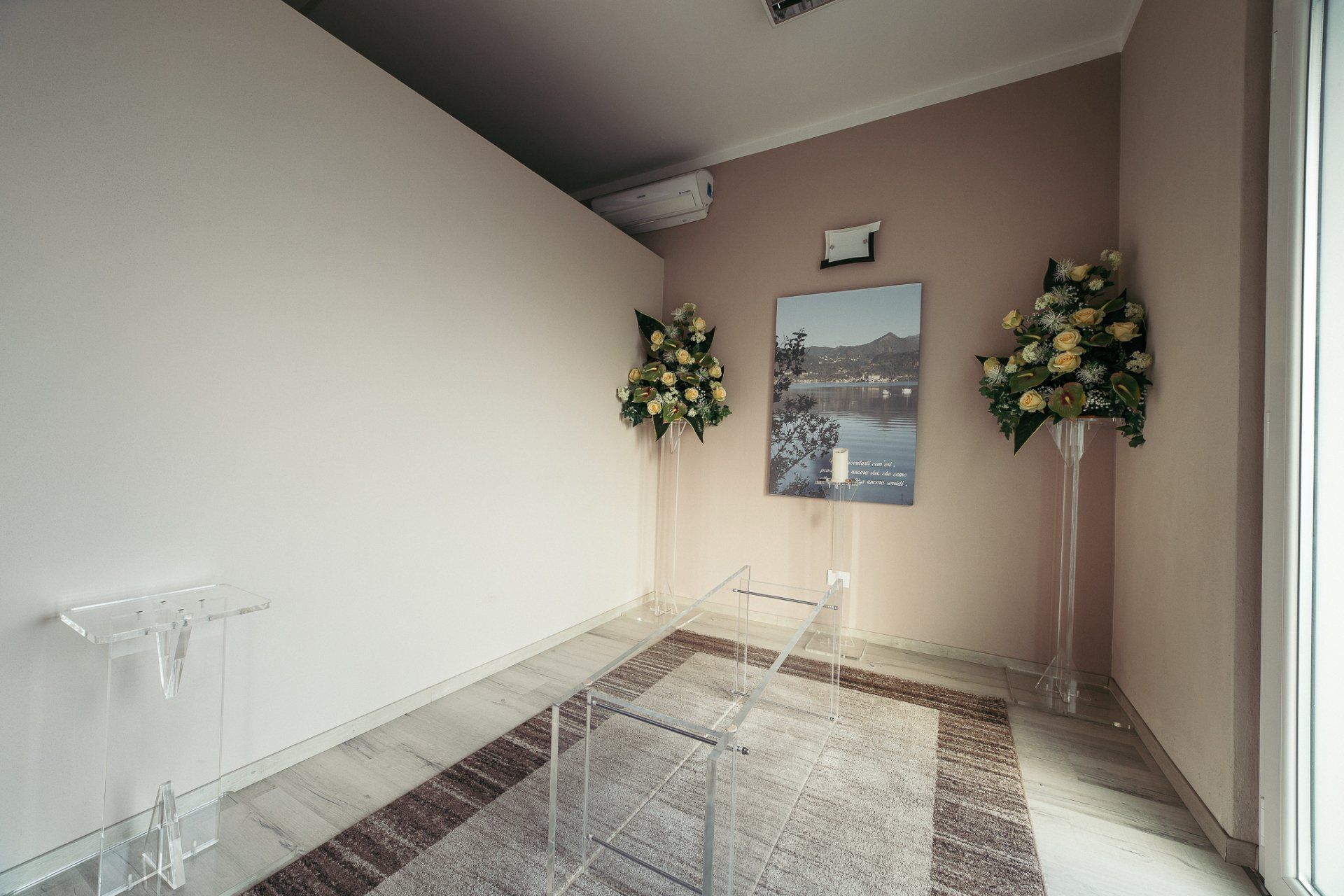 Sala interna della nuova casa funeraria