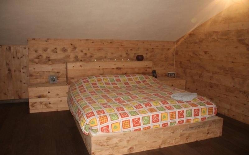 Mobile artigianale in legno