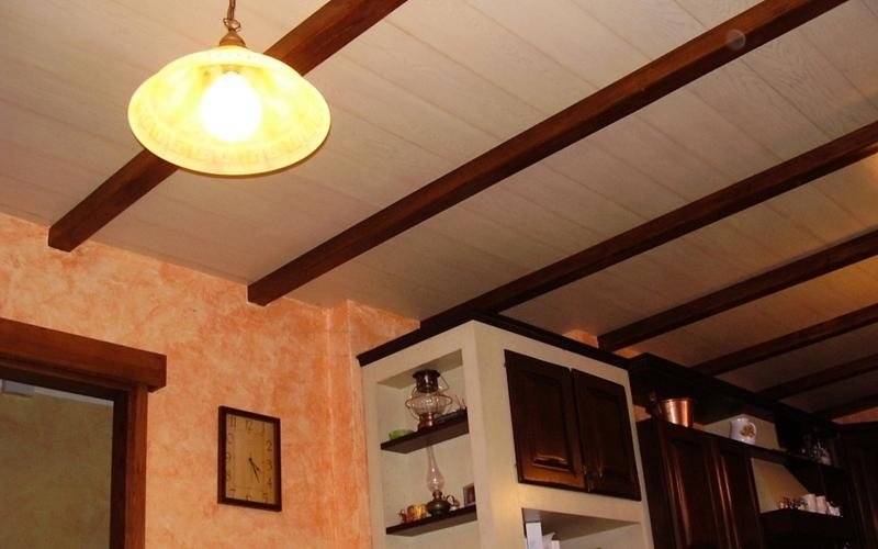 Mobile artigianale in legno