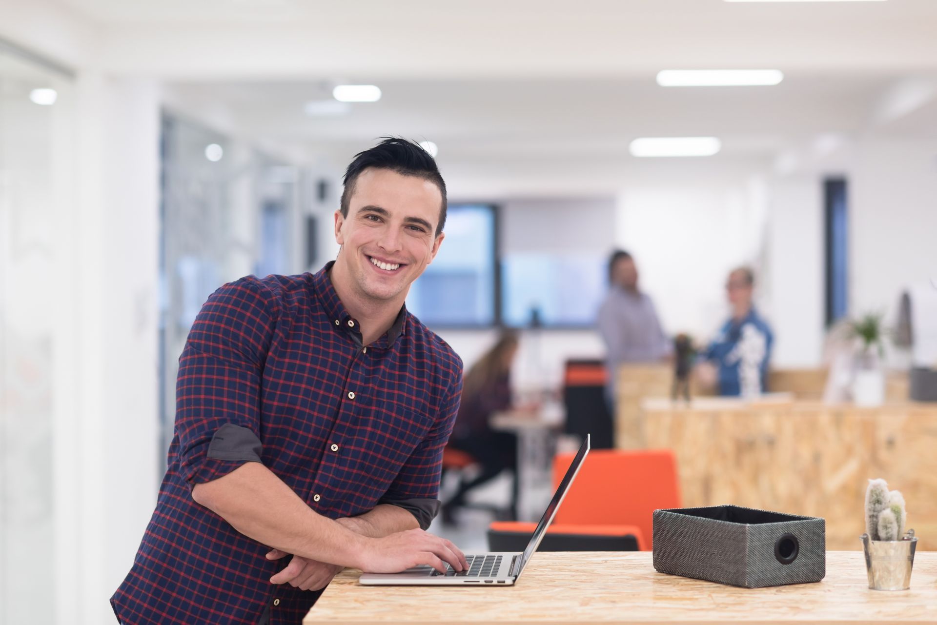 Quickly find skilled temp and contract staff with our recruitment specialists, connecting you with qualified professionals.