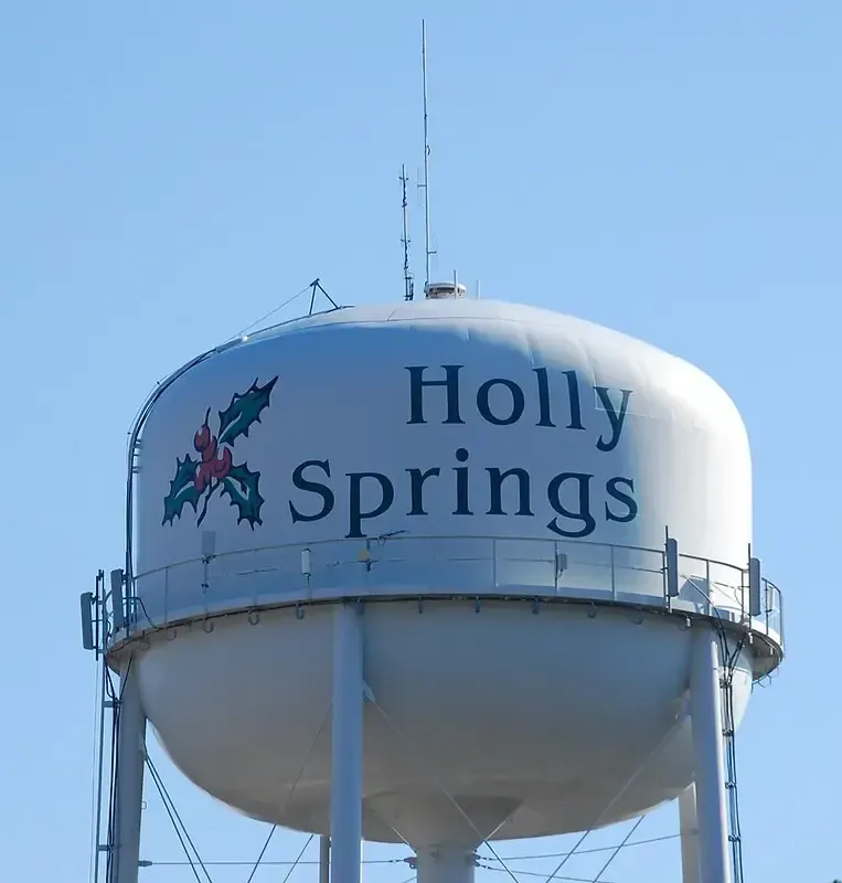 “Holly Springs Water Tower” by Donald Lee Pardue is licensed under CC BY 2.0
