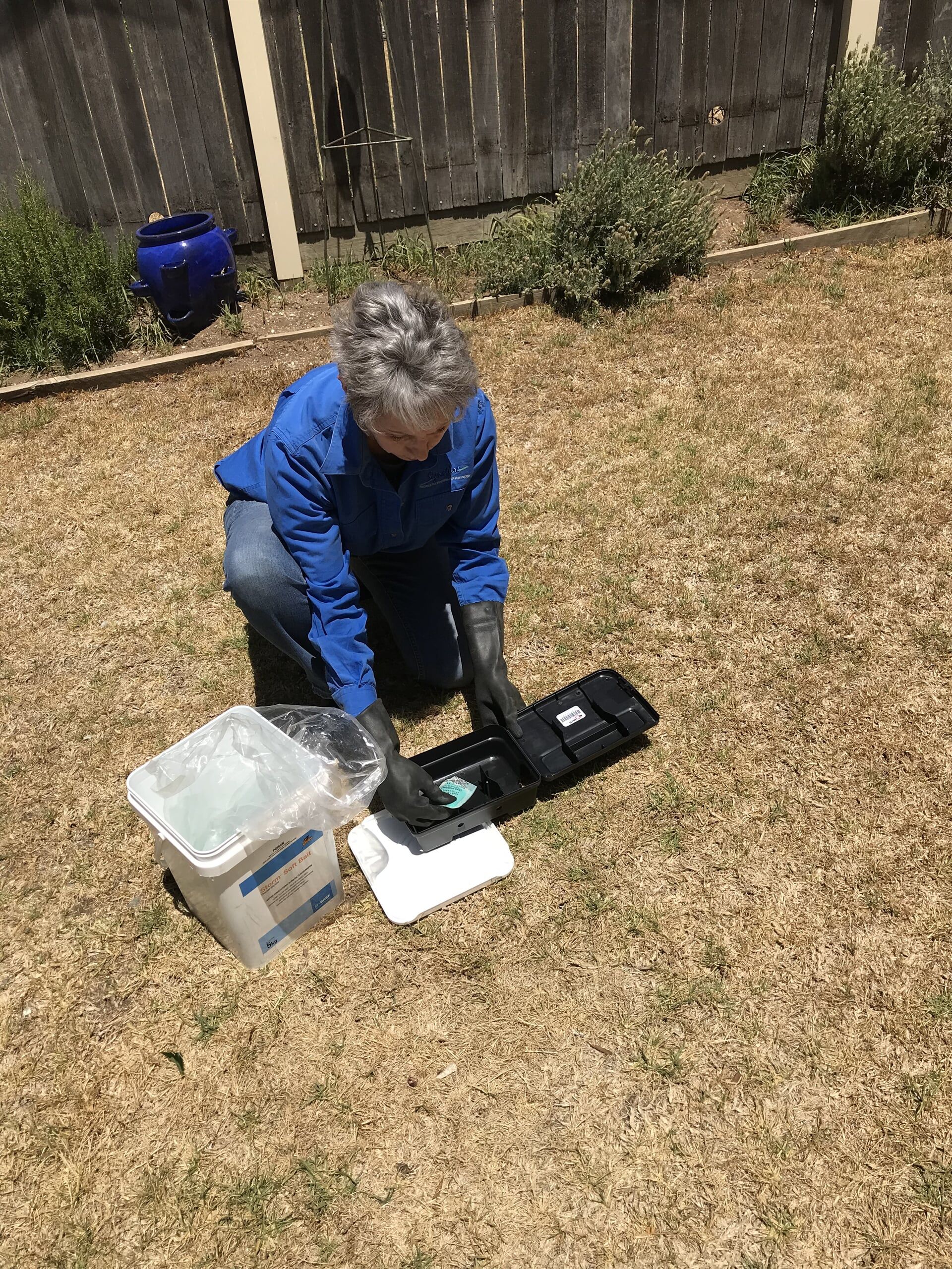 Male Exterminator — Signature Inspections & Pest Management in Bathrust, NSW