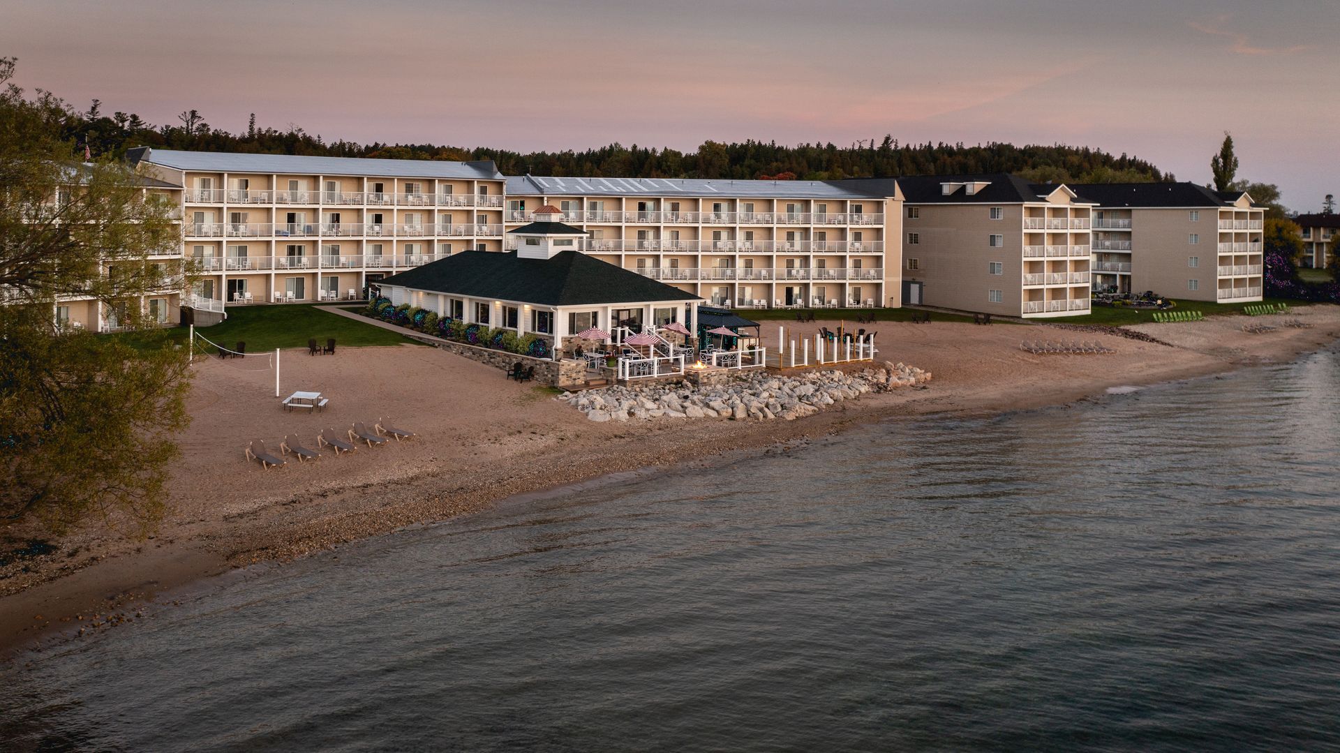 Breakers Resort and Beach Bar