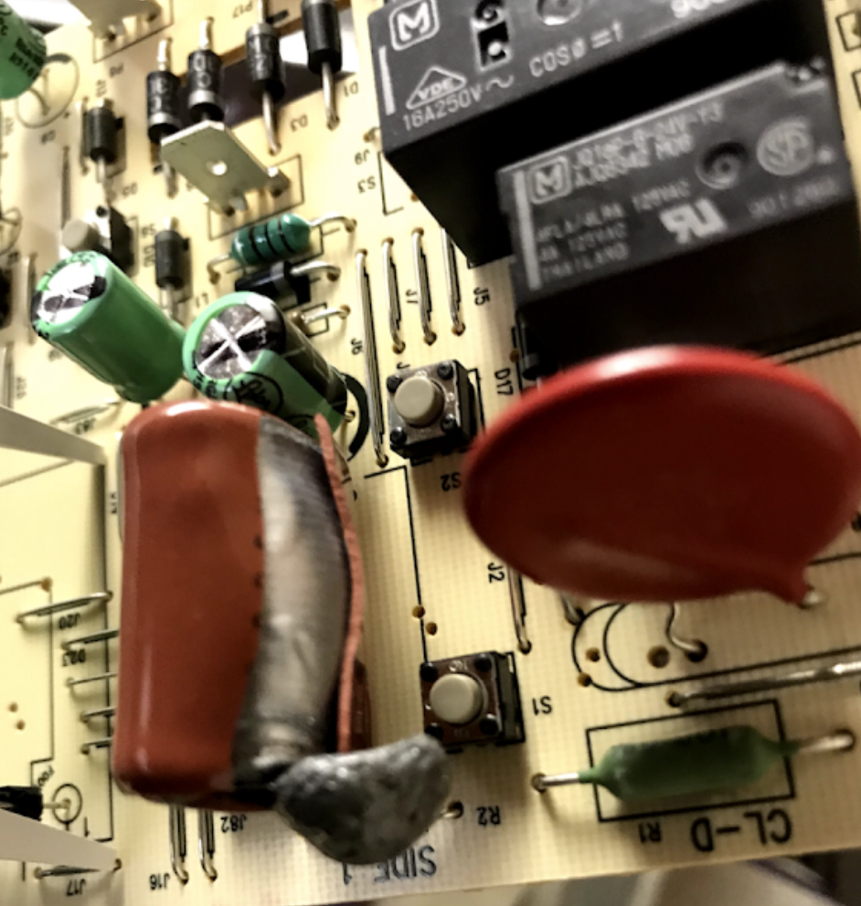 A close up of a circuit board that says cl-0 on it