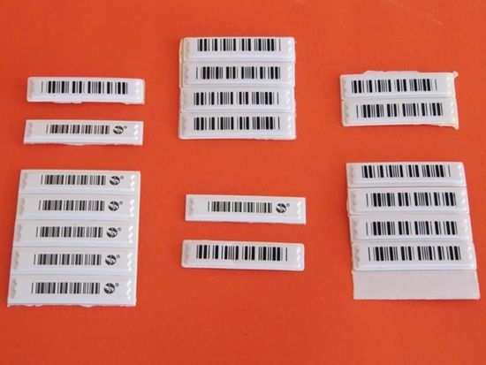 dettaglio etichette di antitaccheggio adesive