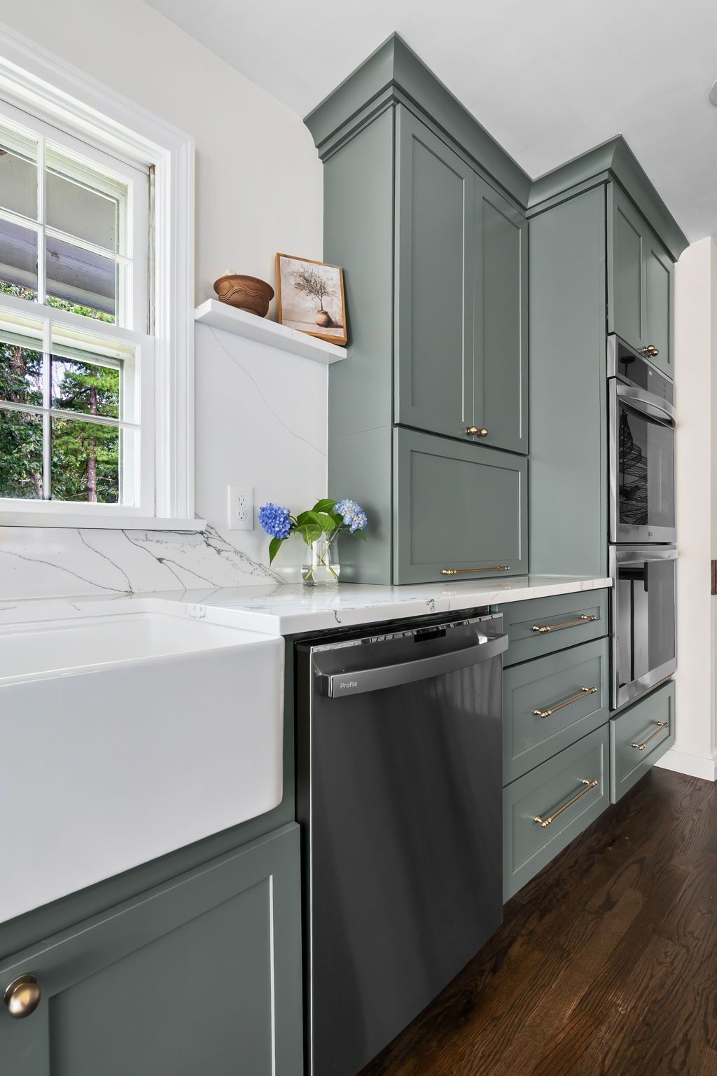 Stunning Andover, MA Kitchen Design by Bravo Kitchens