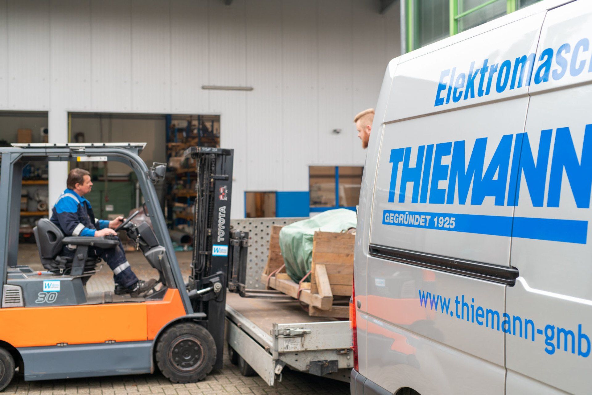 Verladung eines Elektromotors