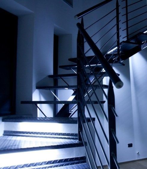scala con ringhiera in ferro