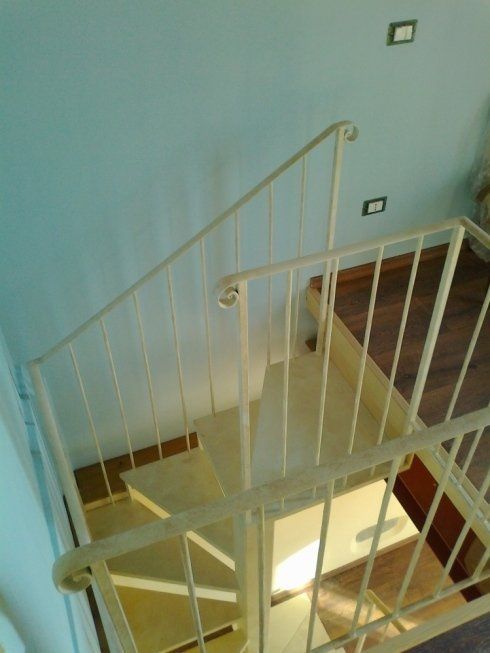 ringhiera in ferro laccato bianco