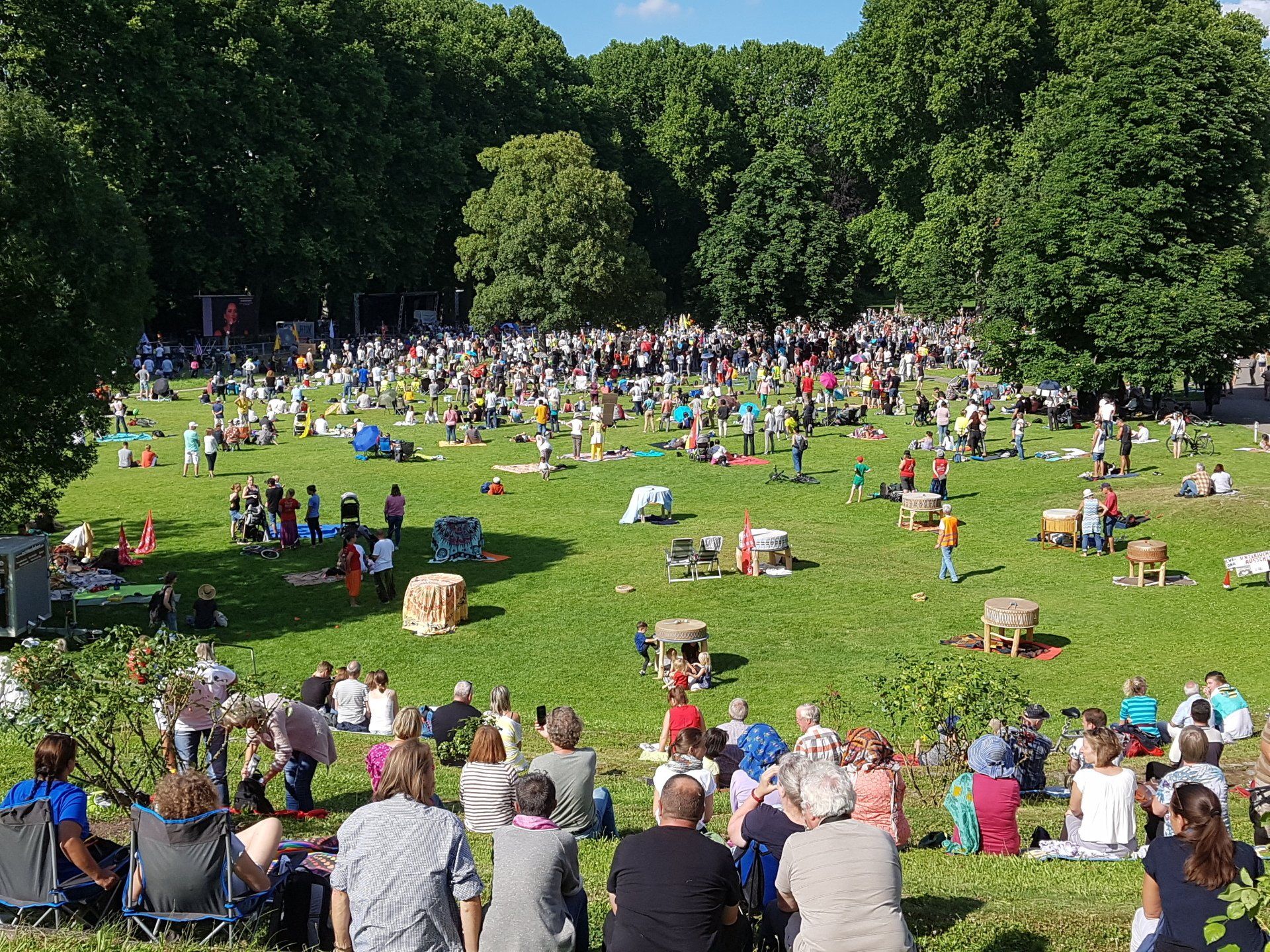 Überblick auf Demo Schlossgarten Stuttgart
